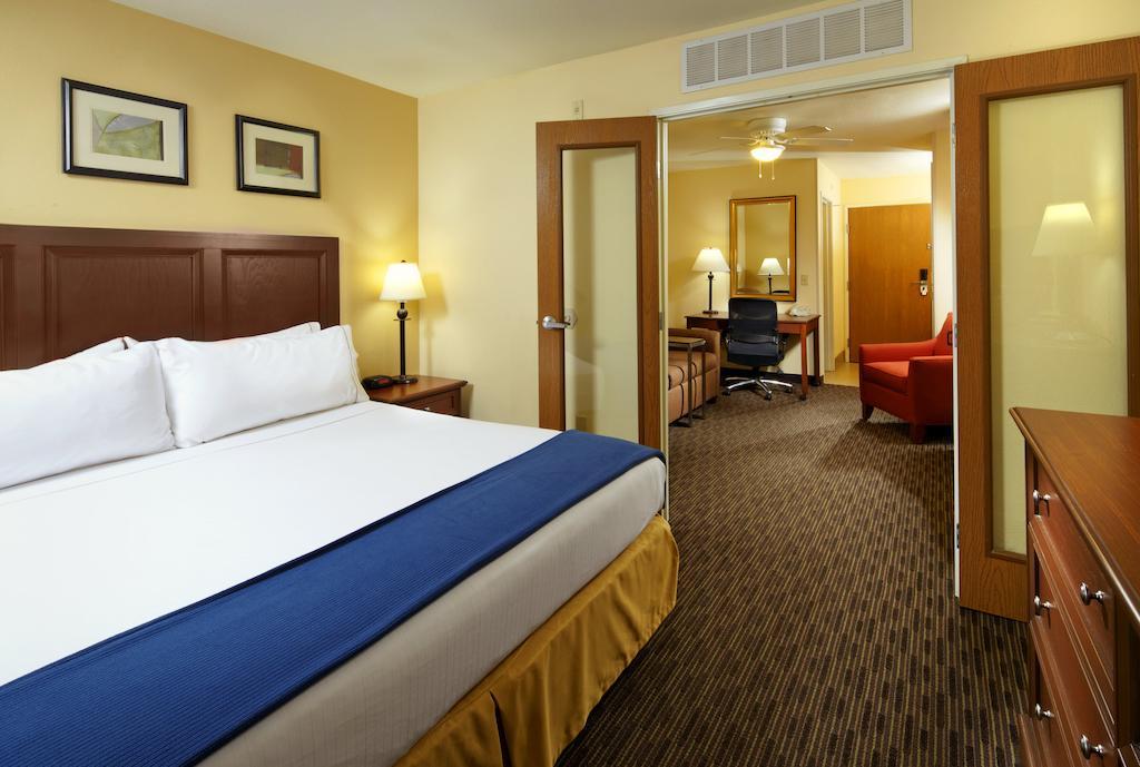 Holiday Inn Express Hotel & Suites Scottsdale - Old Town, An Ihg Hotel Exterior photo